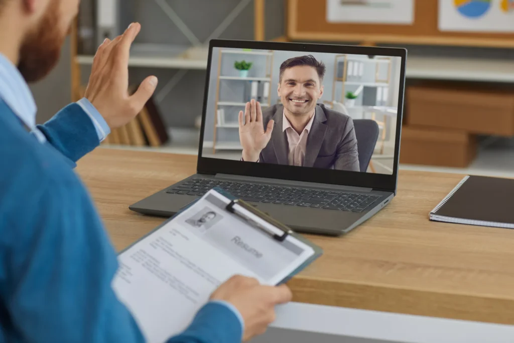 How Virtual Models Enhance Live Chatting Online