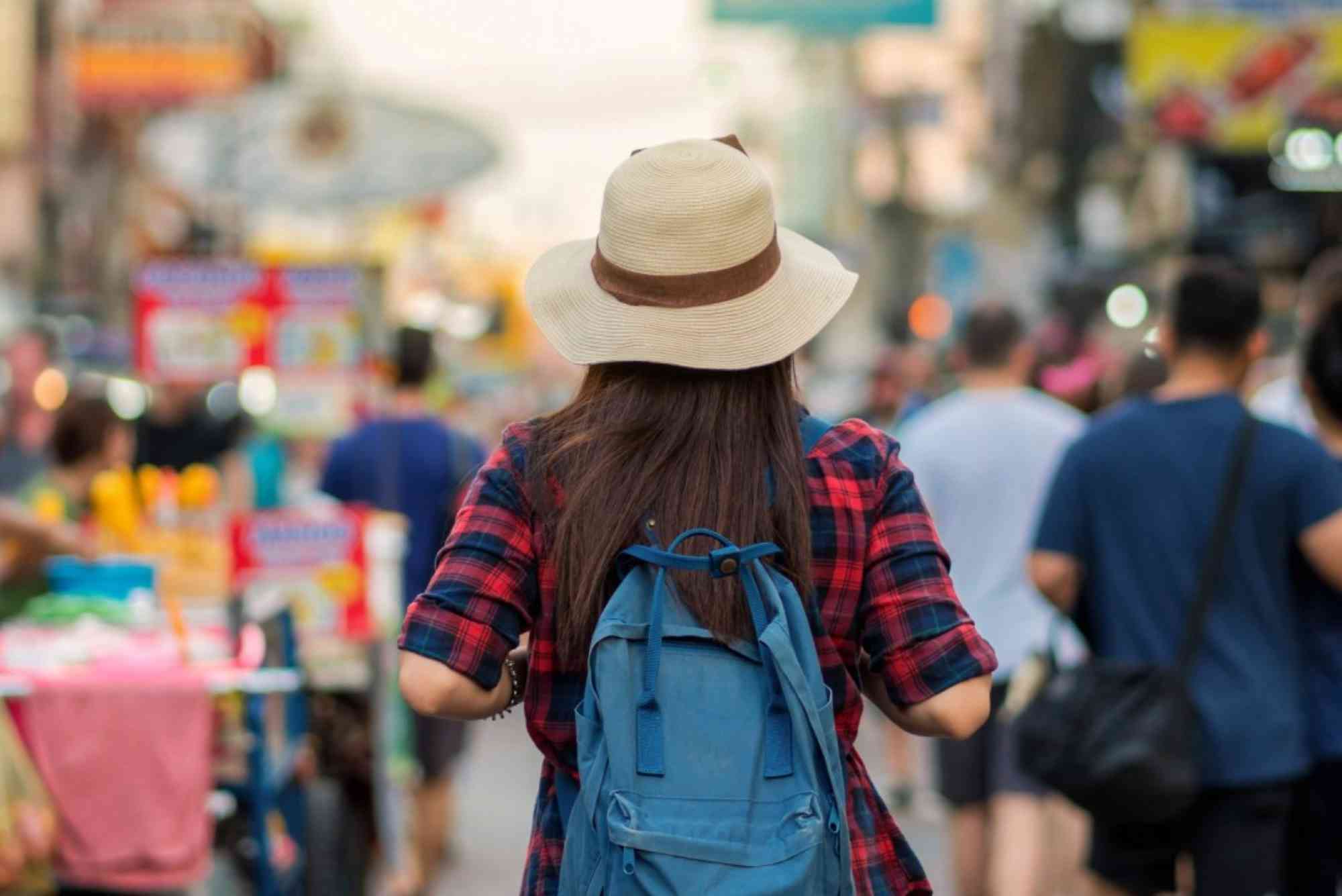 How to Avoid Tourist Scams in Popular Destinations