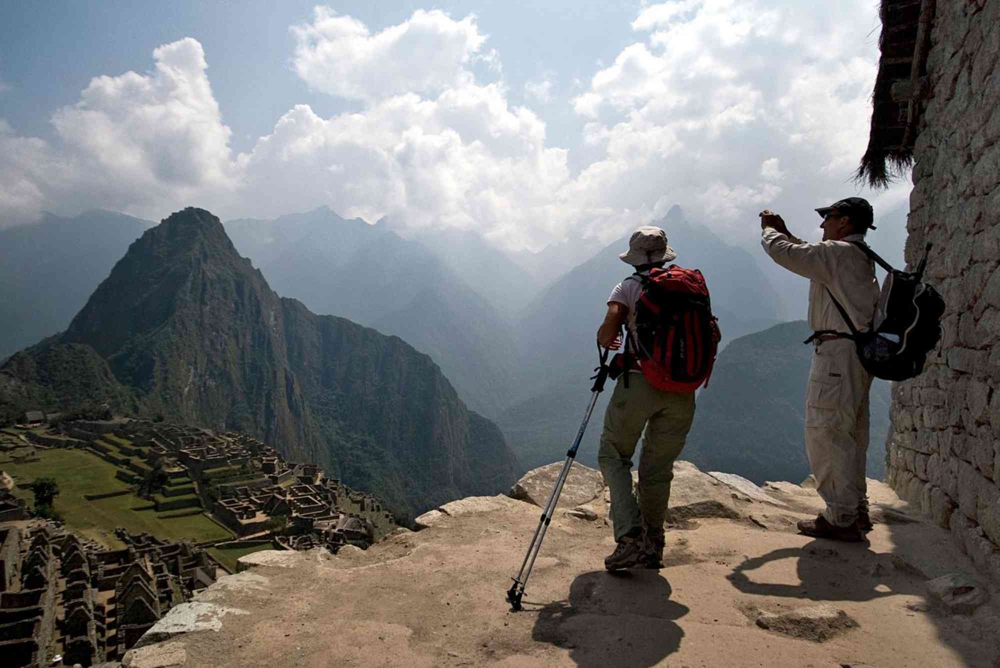 Trail Guide — Hiking Near Lima Routes, Distance & Tips